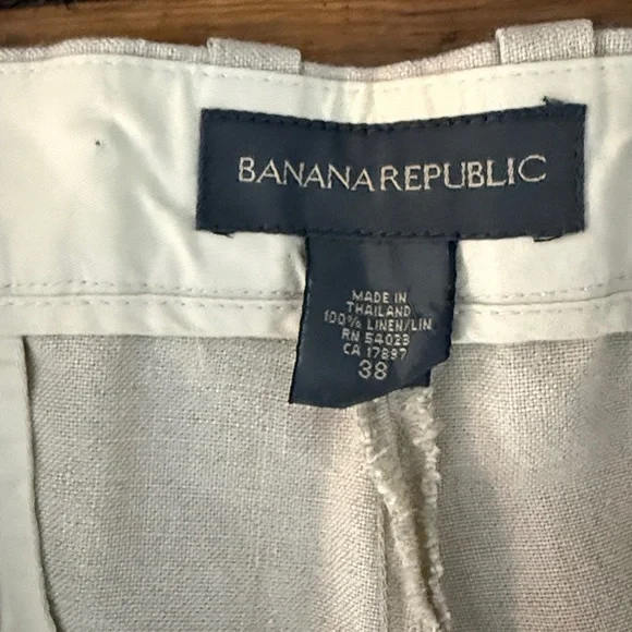 Banana Republic Linen Pleat Front Shorts Size 38x8" - Picture 3 of 4